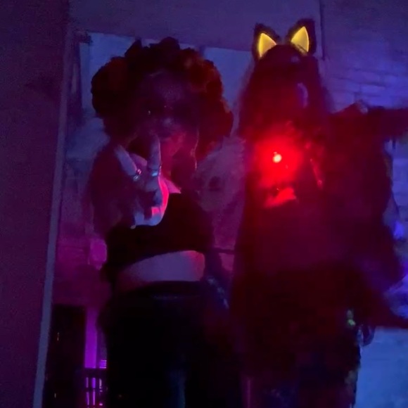 Meet your Posher, Grin - Picture 2 of 3